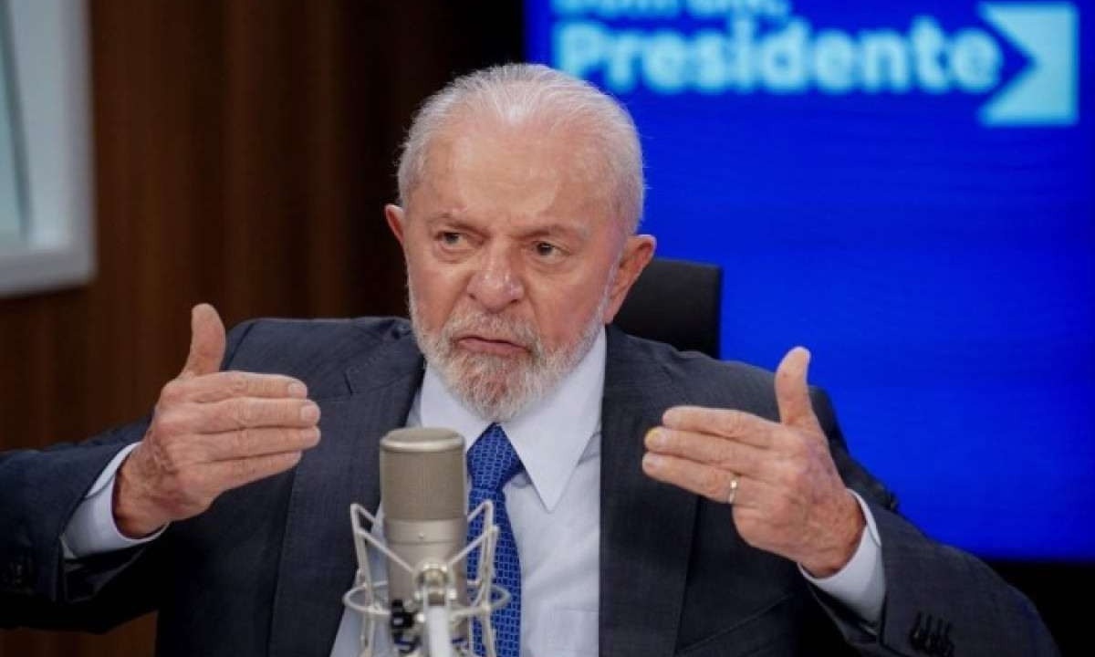 Lula disse que o governo 'não vai descansar enquanto o RS não estiver 100% de pé' -  (crédito: Rafa Neddermeyer/Agencia Brasil)
