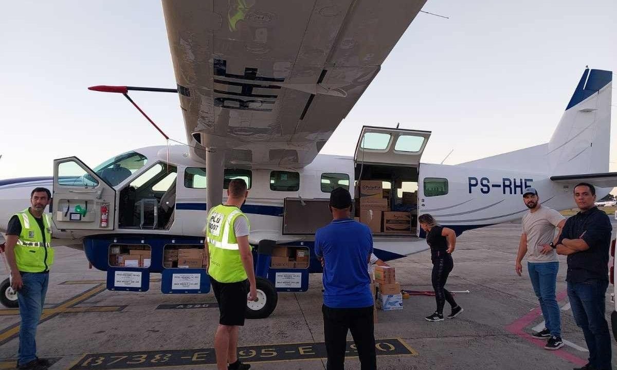 Um avião carregado com medicamentos decolou no fim da tarde desta segunda-feira (13/5) do aeroporto da Pampulha
 -  (crédito: HC-UFMG)