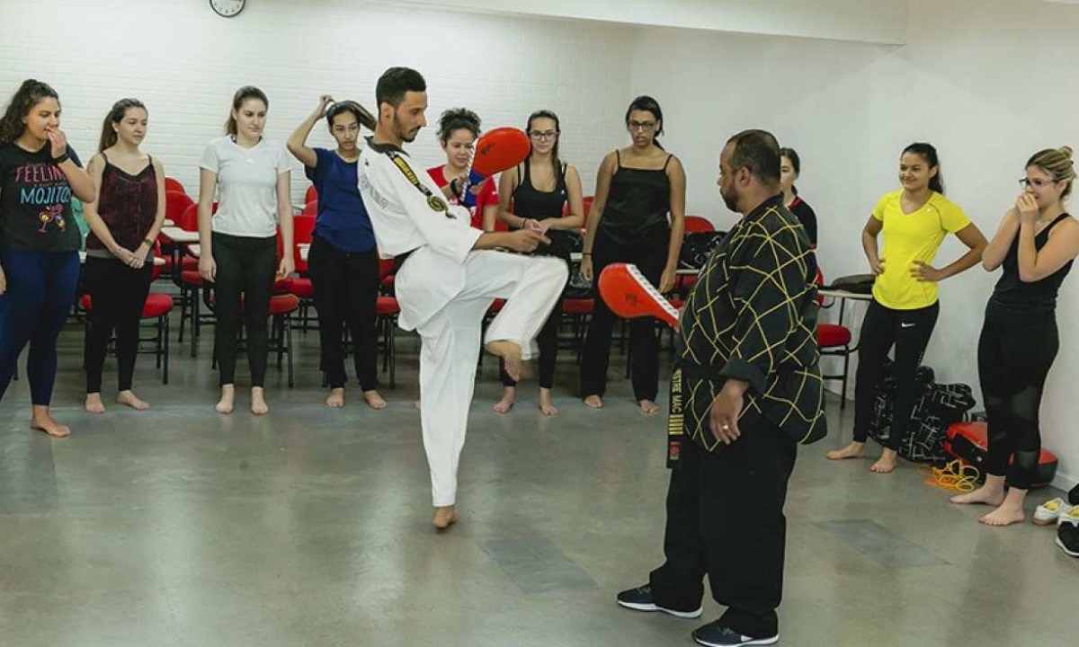 Aula de Defesa Feminina no Pré-vestibular Determinante -  (crédito: Nicacio Fotos)