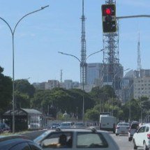 Semáforos ‘inteligentes’ ainda não surtem efeito em São Paulo -  Reprodução TV Globo