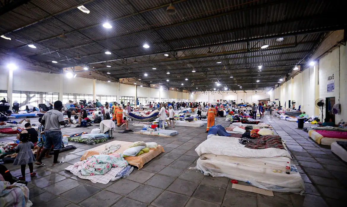 Cai número de pessoas em abrigos no Rio Grande do Sul -  (crédito: EBC)