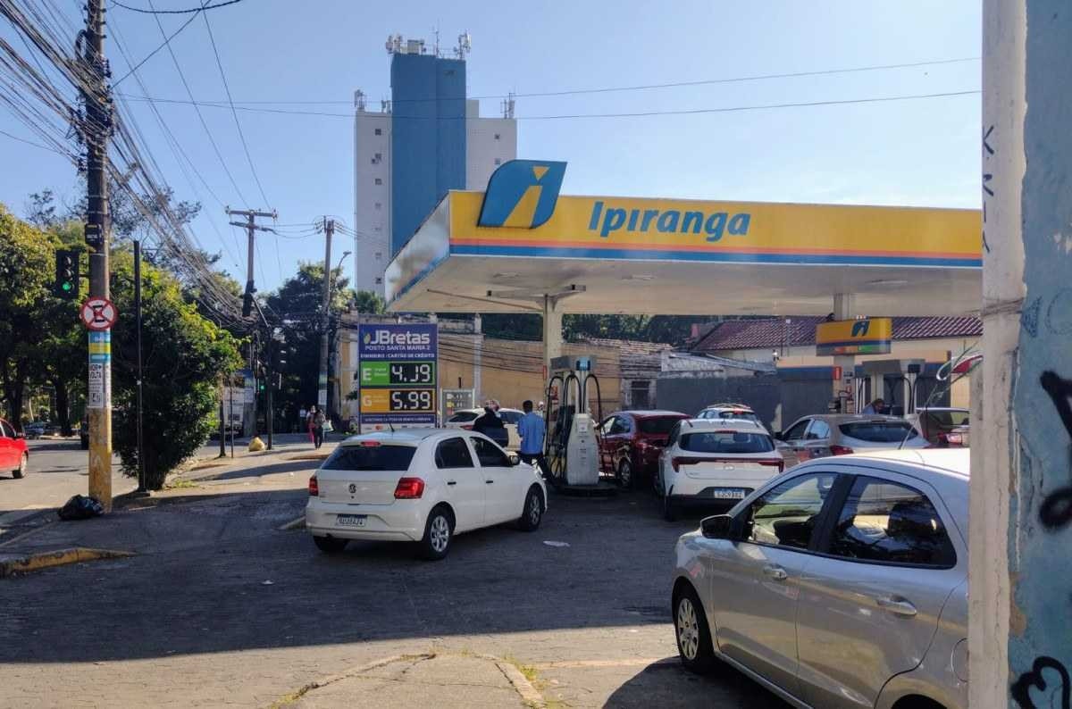 Preço médio do litro da gasolina aumenta R$ 0,39 em um mês na Grande BH