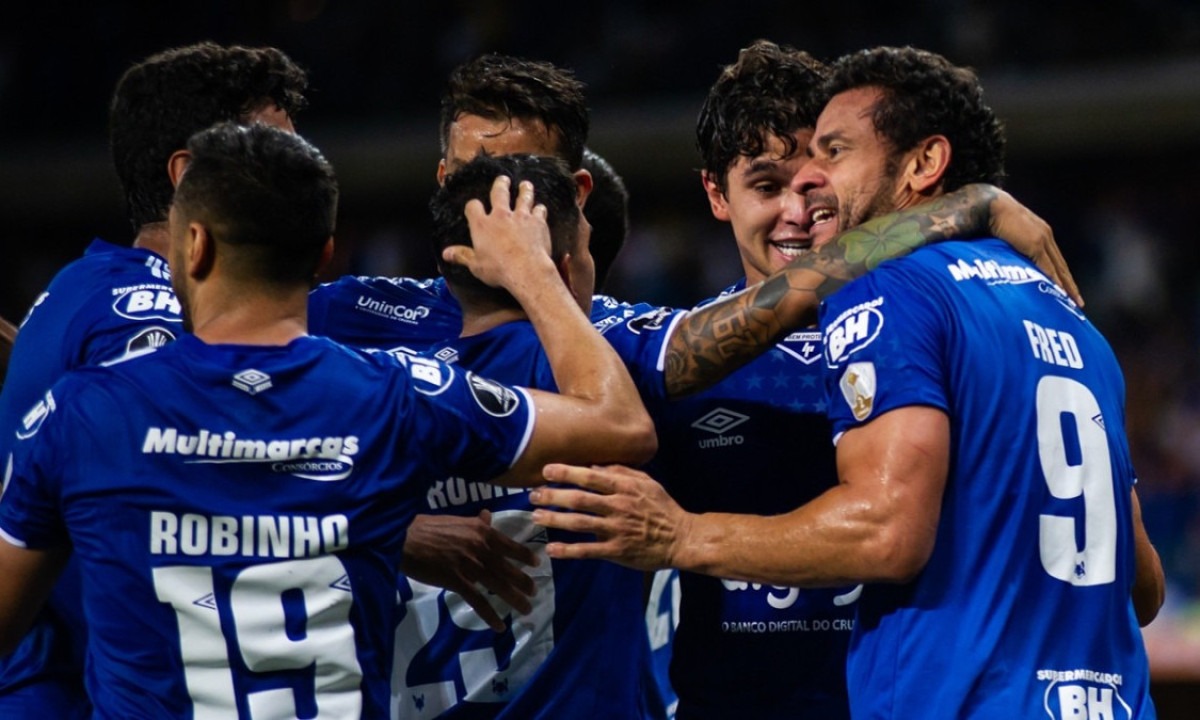 Última vitória internacional do Cruzeiro em BH teve hat-trick ‘relâmpago’ e golaço -  (crédito: No Ataque Internacional)