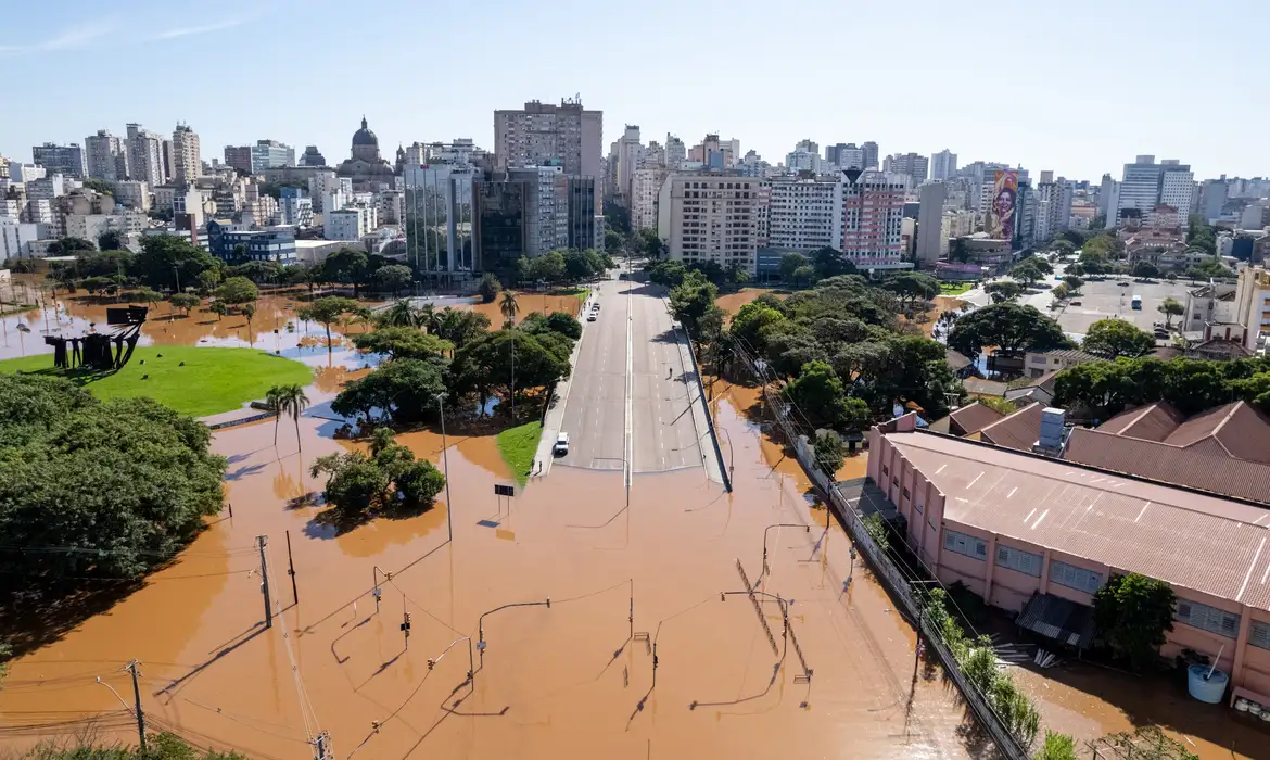 Nível do Guaíba sobe 41 centímetros em apenas 24 horas  -  (crédito: EBC)