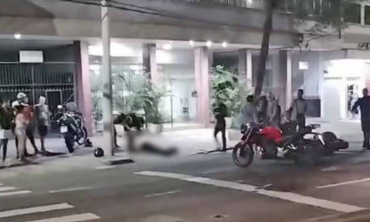 Crime na Avenida Paulo de Frontin, no Rio, ocorreu pouco depois de 20h dessa terça-feira (14/5) -  (crédito: Reprodução / Redes sociais)