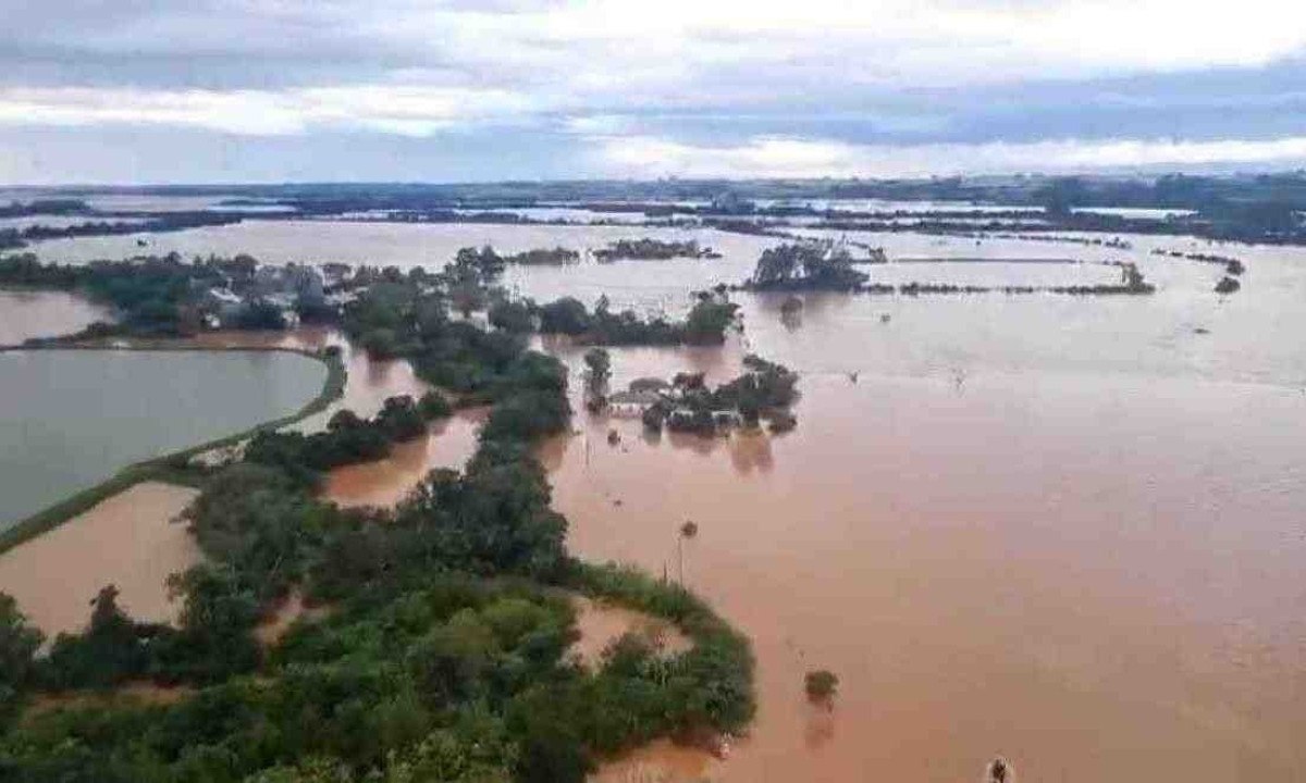 O Rio Grande do Sul está sendo castigado pelas fortes chuvas

 -  (crédito: FAB/Divulgação)