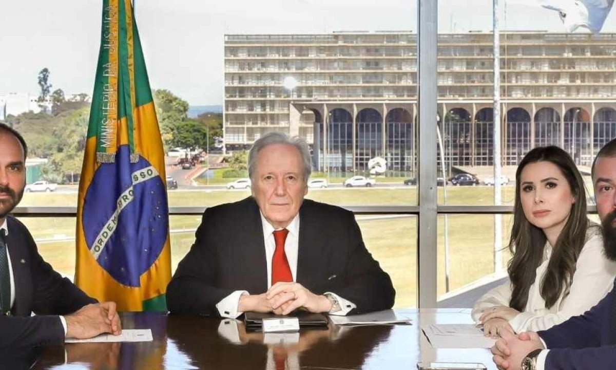 O deputado federal Eduardo Bolsonaro afirmou que o encontro com o Ministro da Justiça, Ricardo Lewandowski, serviu para distensionar -  (crédito: Jamile Ferraris/MJSP)