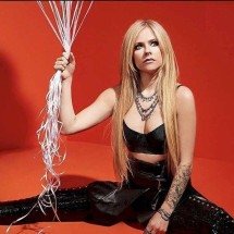 Avril Lavigne sobre rumores de que ela morreu: "idiotas" - Foto: Warner Music