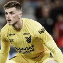 Gigante italiano admite interesse na contratação de Bento, do Athletico-PR - No Ataque Internacional