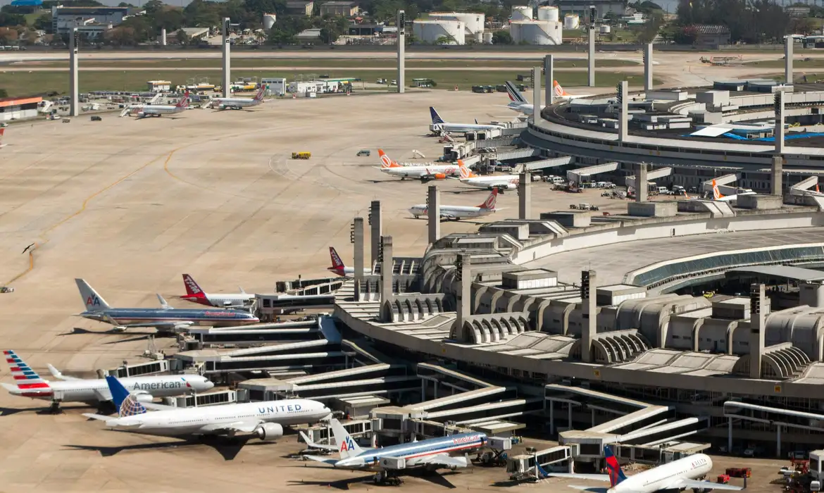 Galeão e Confins têm tarifas aeroportuárias reajustadas -  (crédito: EBC)