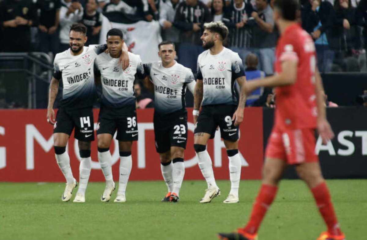 Corinthians muda dia de emissora de TV por causa de jogo da Sul-Americana