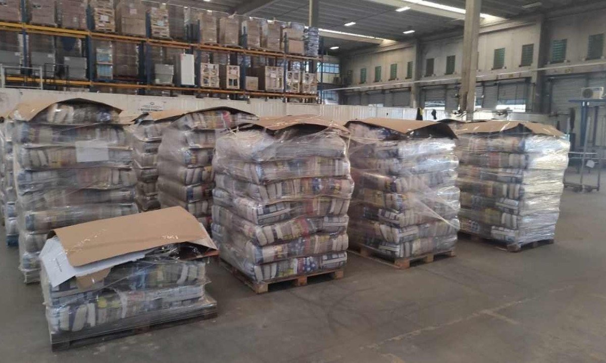As mil cestas básicas serão enviadas para Porto Alegre e devem chegar ainda nesta sexta-feira (16/5) -  (crédito: Jair Amaral / EM. / D.A Press)