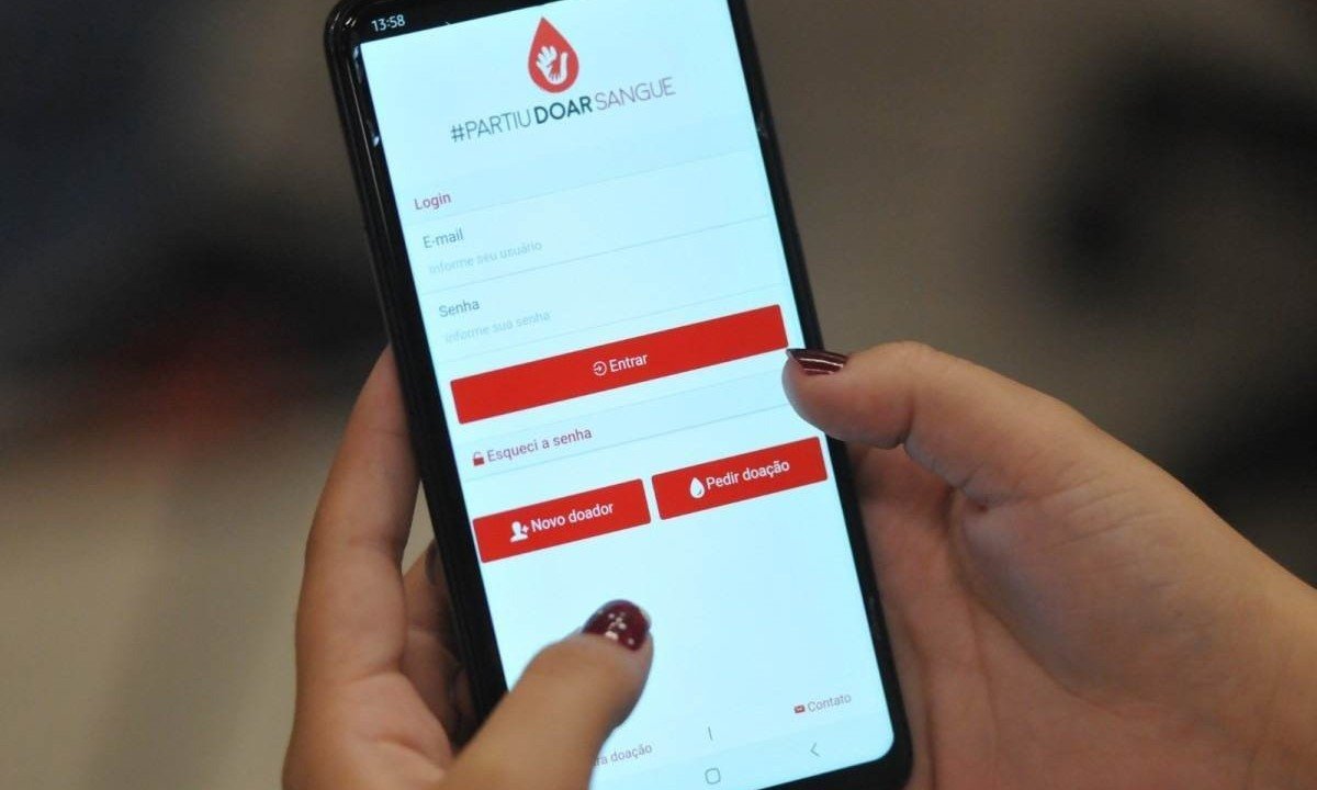Em Belo Horizonte, os interessados em doar são direcionados ao Hemocentro, para isso devem  agendar a doação pelo site ou aplicativo MGapp  -  (crédito: Alexandre Guzanshe/EM/D.A Press)