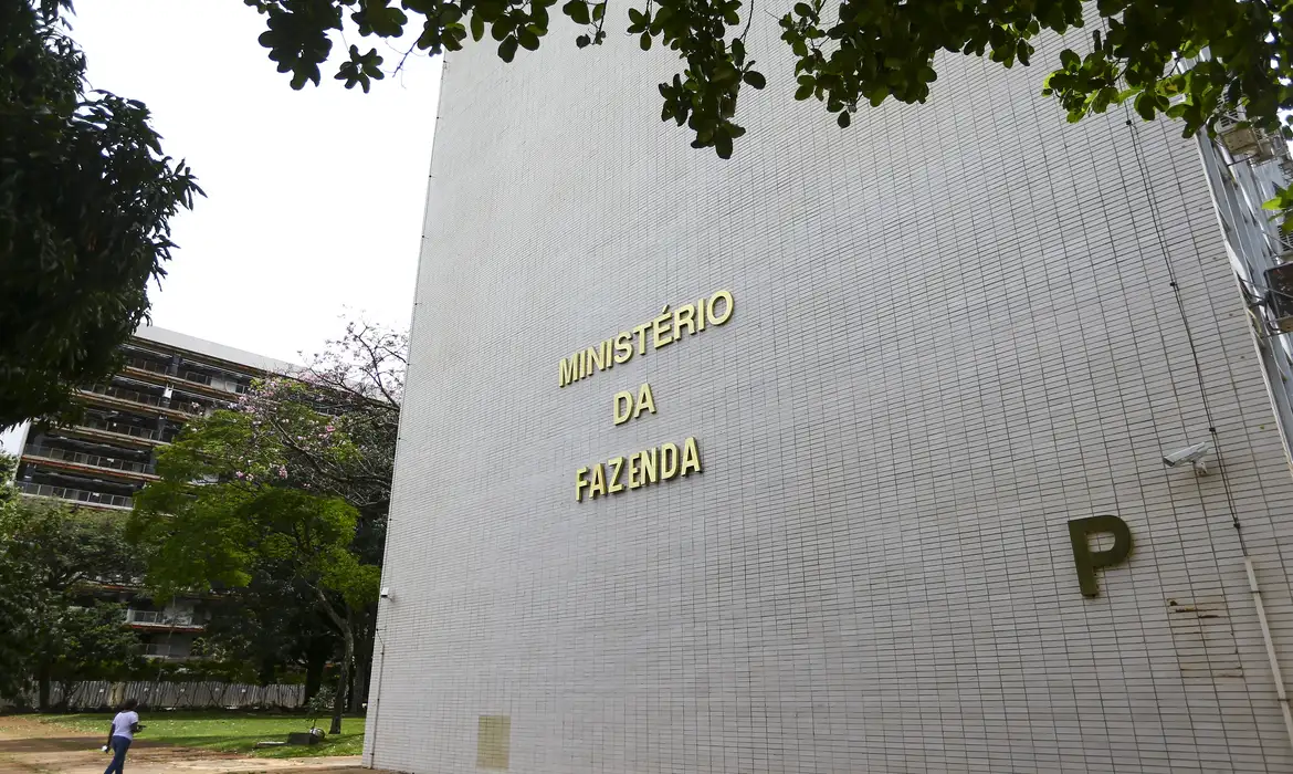 Sem citar o estudo da Fazenda, a executiva do partido afirma que o governo Lula enfrenta "campanha especulativa e de ataques ao programa de reconstrução do país com desenvolvimento e justiça social" -  (crédito: EBC)