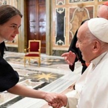 Nobel da Paz faz convite a papa Francisco - Vatican News