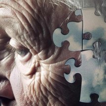 Terceira idade: dormir pouco ou demais pode indicar risco de Alzheimer - Freepik