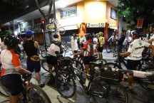Ciclistas de BH se unem para homenagear vítimas de atropelamento