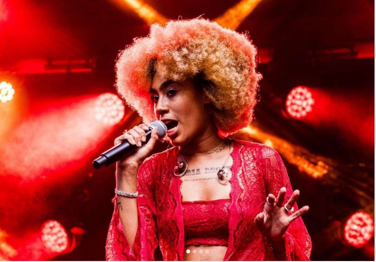 Augusta Barna é um dos talentos da cena contemporânea da música mineira Cantora e compositora Augusta Barna