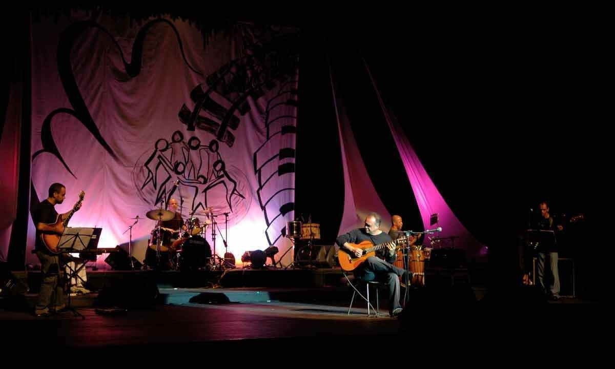 Juarez Moreira terá no palco a companhia de amigos como Toninho Horta, Wagner Tiso, Egberto Gismonti e Chico Amaral, entre outros -  (crédito: Cristiano Nassif/Divulgação)