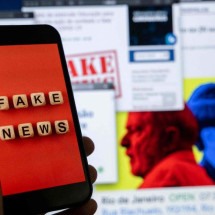 Livro "Informação e imaginário" aborda o processo que leva às fake news - Mauro Pimentel/AFP