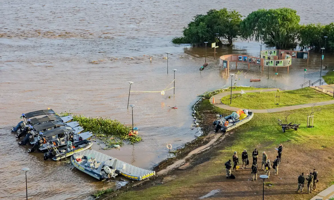 Chuvas no RS deixam 154 mortos e mais de 618 mil pessoas fora de casa -  (crédito: EBC)