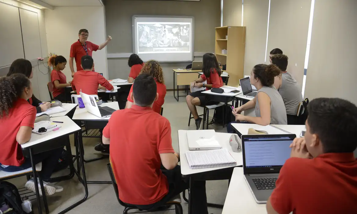 Escolas são importantes no combate à LGBTfobia, defendem especialistas -  (crédito: EBC)