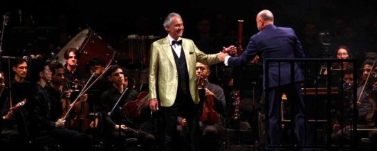 Andrea Bocelli abre concerto em BH com ária de Verdi e encanta o público