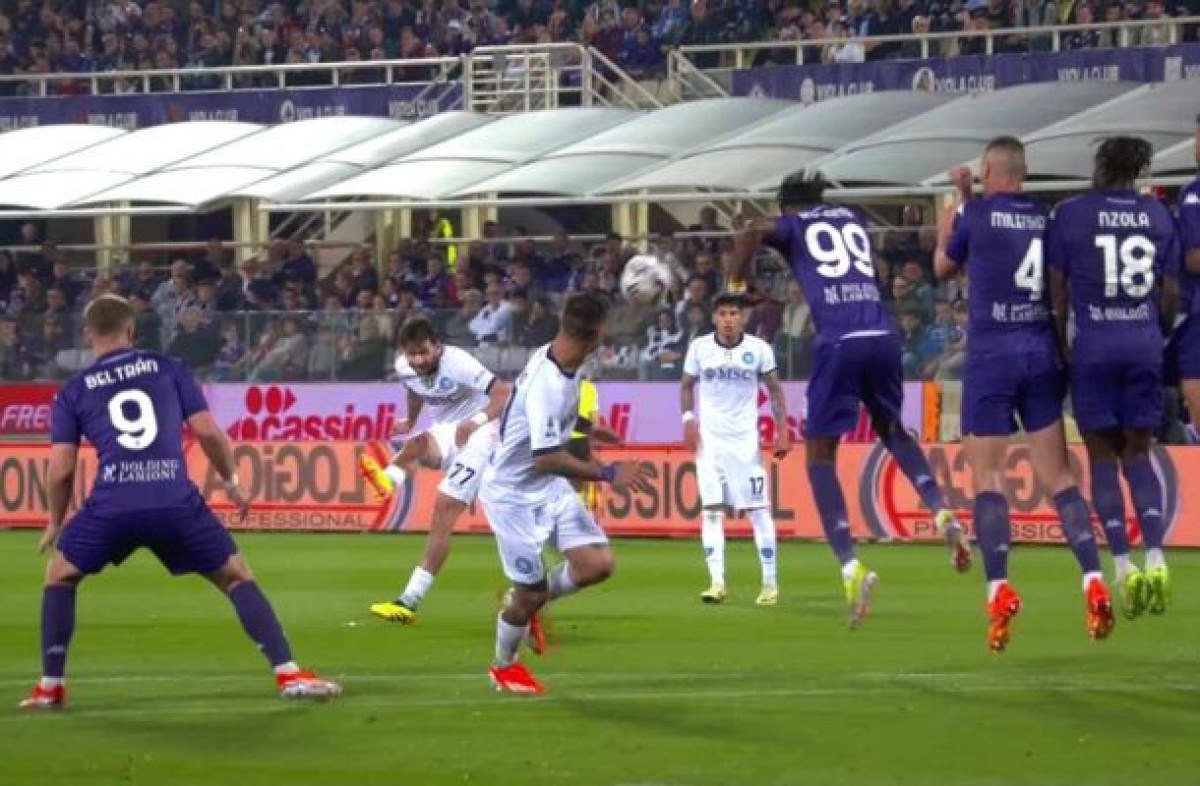 Italiano: Fiorentina e Napoli empatam na penúltima rodada