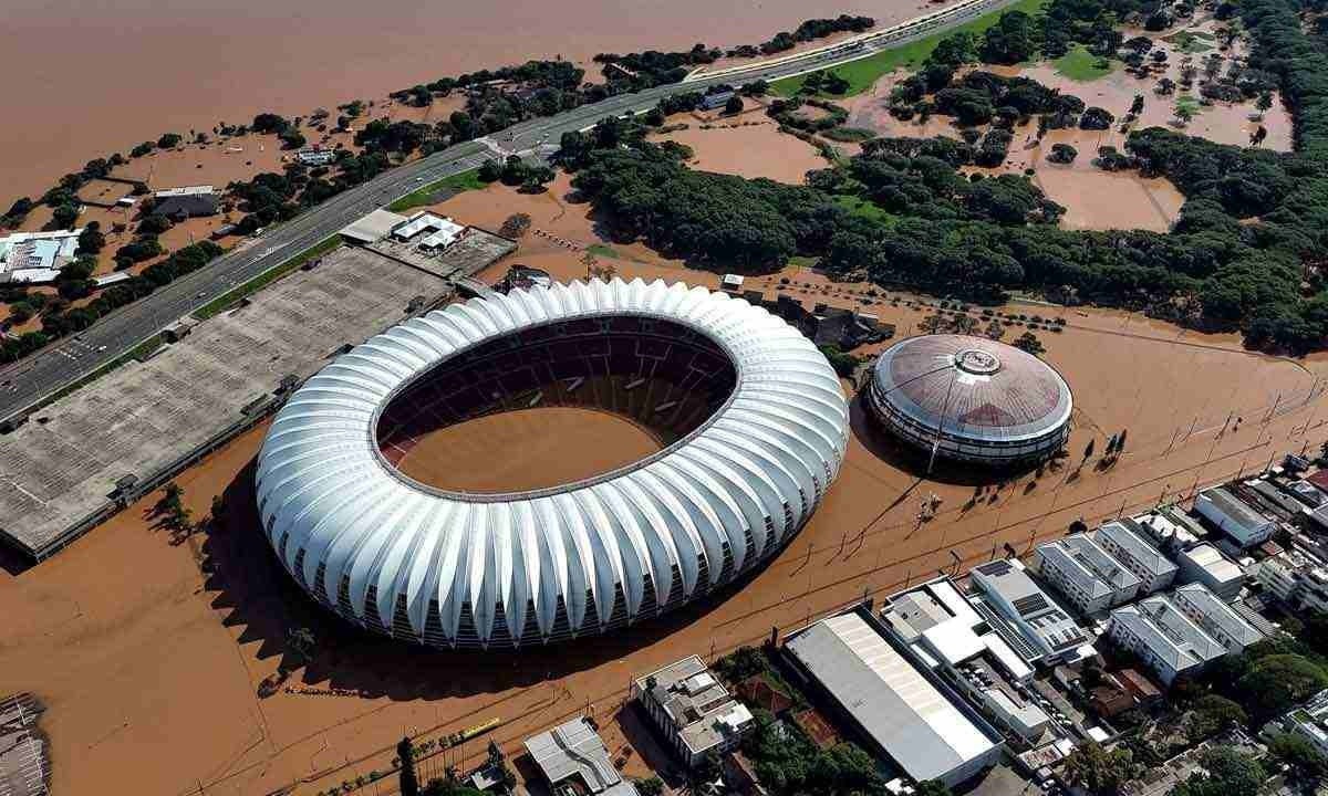 Área onde está localizado o estádio do Internacional, o Beira-Rio, ficou totalmente tomada pela água -  (crédito: ANSELMO CUNHA / AFP)