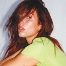 Por transpiração, Dua Lipa muda coreografia em turnê - Foto: Tyrone Lebon