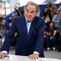 Quem é Oliver Stone, diretor que lançou documentário sobre Lula - LOIC VENANCE / AFP