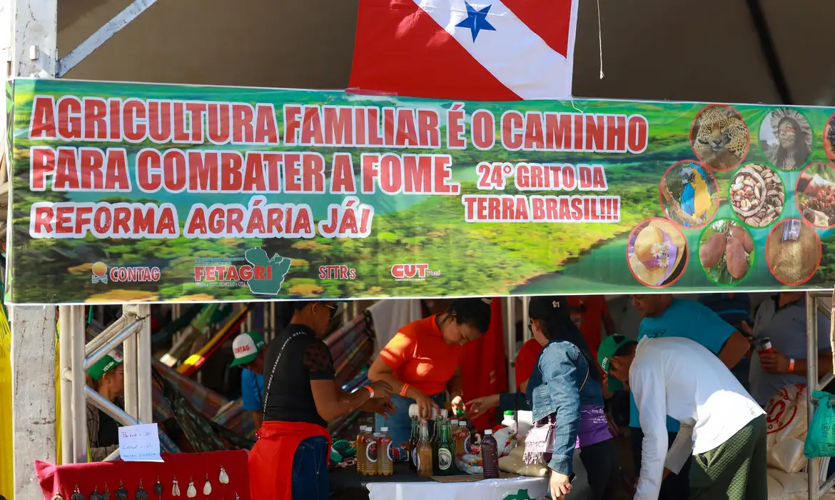 Grito da Terra Brasil defende alimentação saudável e meio ambiente -  (crédito: EBC)