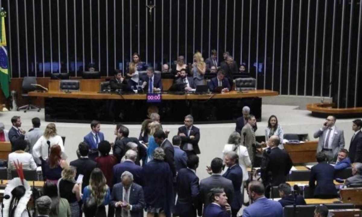 Sessão Deliberativa do Plenário da Câmara -  (crédito: Zeca Ribeiro/Câmara dos Deputados)