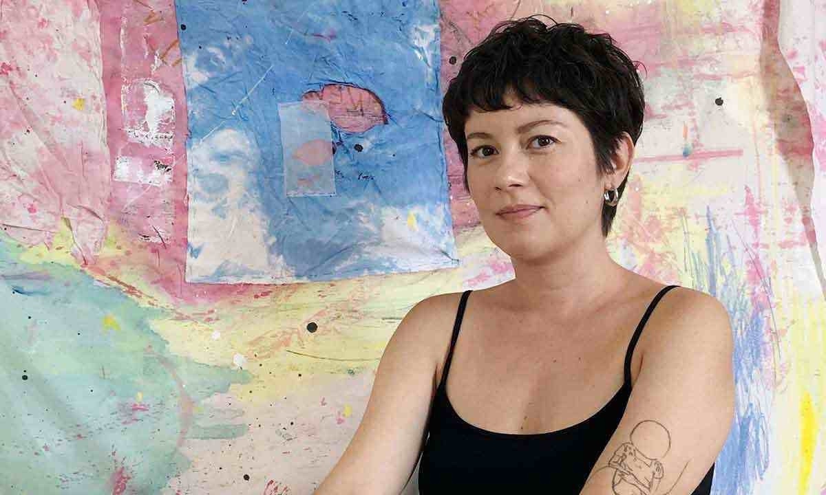 Fernanda Gontijo faz arte com fragmentos coletados nas ruas de BH