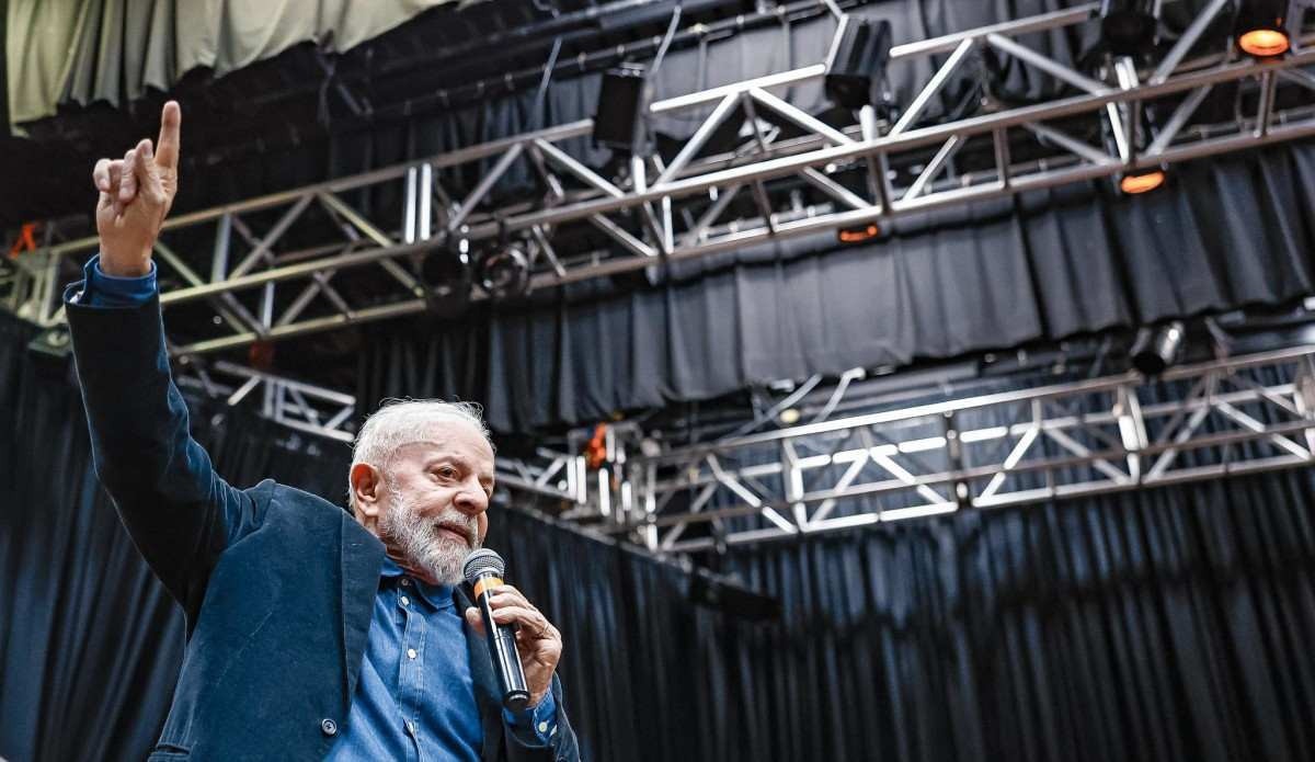 Governo Lula assina acordo com plataformas contra fake news sobre tragédia no RS