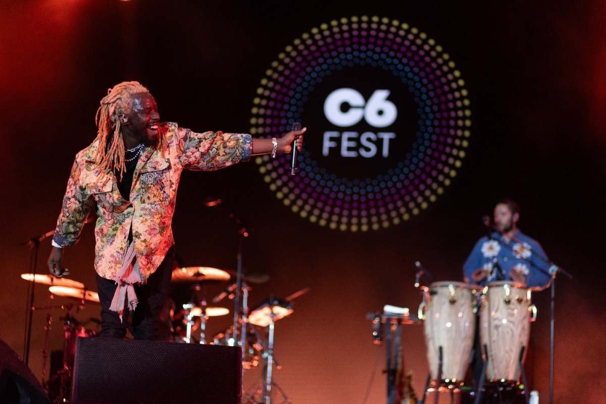  Banda Black Pumas se apresenta no C6 Fest