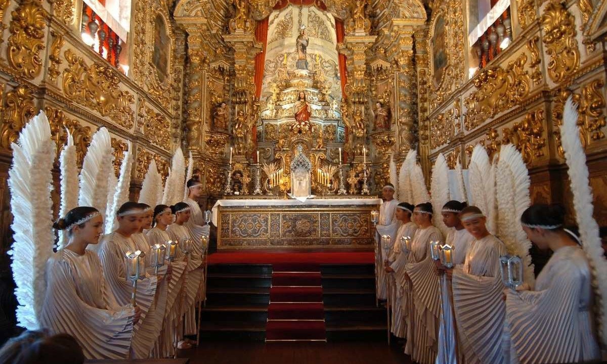 Não deixe de conferir os ornamentos barrocos, todo em ouro, no altar-mor da Igreja Matriz de Nossa Senhora do Pilar
 -  (crédito:  Cristina Horta)