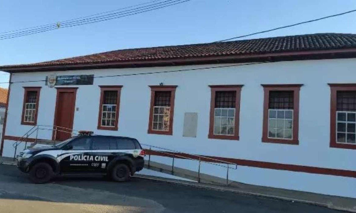 Polícia Civil prende suspeito de exploração sexual de adolescentes e de rufianismo em Pitangui, região Centro-Oeste de Minas -  (crédito: PCMG/Divulgação)