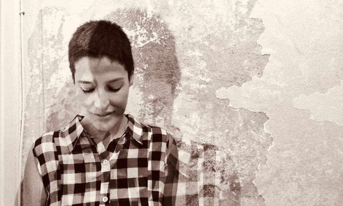 Flávia Péret vai declamar poesia -  (crédito: Arquivo Pessoal)