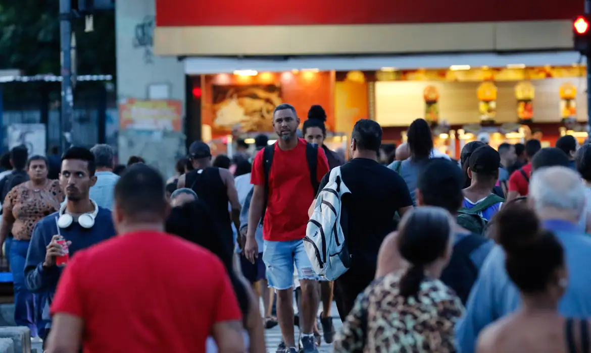 CUT faz marcha em defesa de servidores públicos e autônomos -  (crédito: EBC)