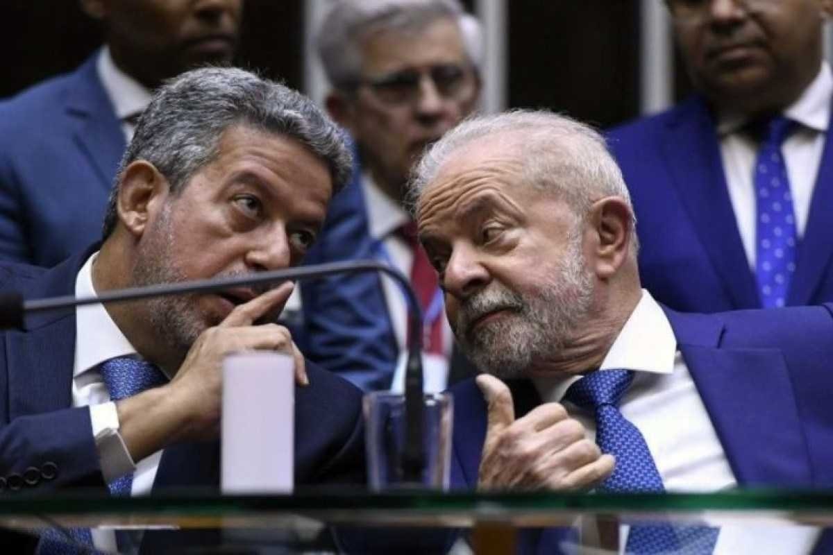 Lira oferece poder de veto a Lula na sucessão da Câmara em troca de apoio