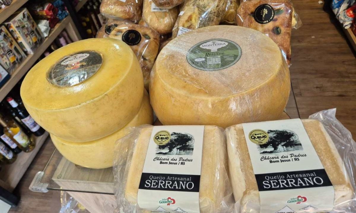Queijos artesanais, de alta qualiade, com selo de fiscalização sanitária produzidos em cidades do Rio Grande do Sul, das queijarias Chácara dos Padres e Monterra Queijos Artesanais quejos do RS