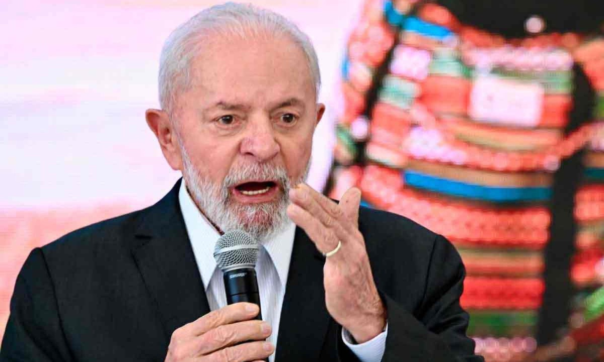 Lula diz que pode vetar taxação de remessas de até US$ 50 do exterior -  (crédito: EVARISTO SÁ/AFP)