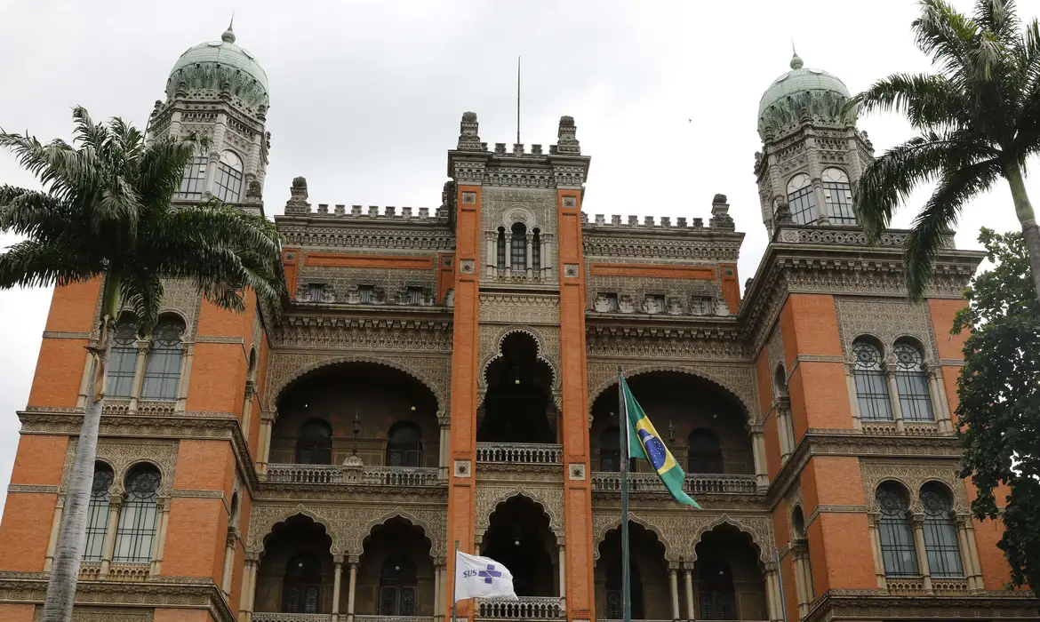 Fiocruz escolhe projeto que valoriza a ciência para Memorial Covid-19 - EBC - Saúde