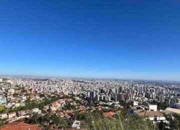 Céu limpo nesta quinta-feira em BH -  (crédito: Edésio Ferreira/EM/D.A.Press)