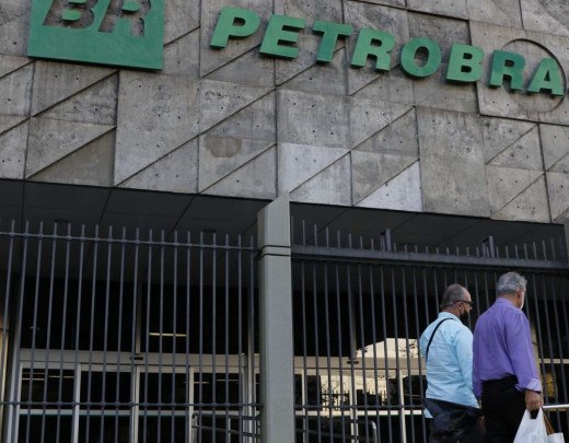 Cade dá aval e Petrobras cancela privatização de TBG e 5 refinarias -  (crédito: EBC)