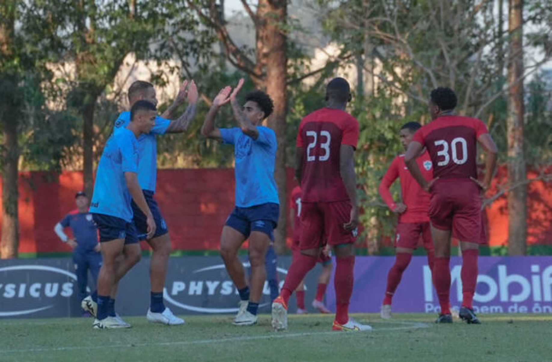 Atacantes marcam, e Grêmio vence jogo-treino contra a Portuguesa