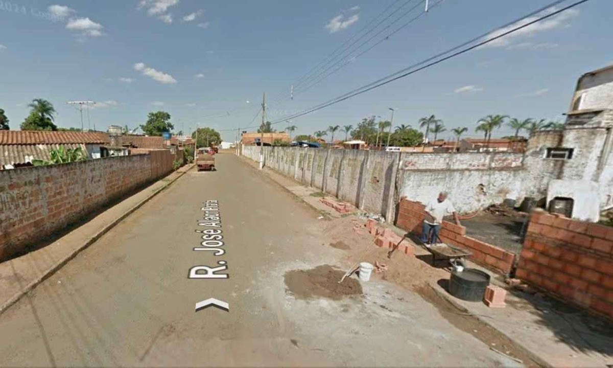 Homem foi espancado após chamar colega de corno -  (crédito: Reprodução/Google Street View)