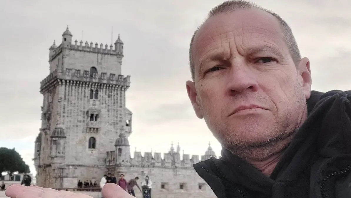 Michel Nizembaum em selfie em Israel; corpo do brasileiro foi encontrado em Gaza, onde estava refém dos terroristas do Hamas -  (crédito: Arquivo pessoal)