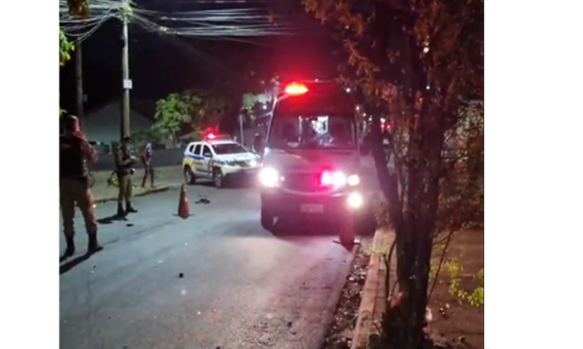 Mototaxista morre ao ser atingido por caminhonete que fugia da Polícia -  (crédito: Rede de Noticias)